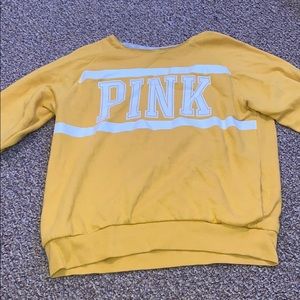 Sweater with packets